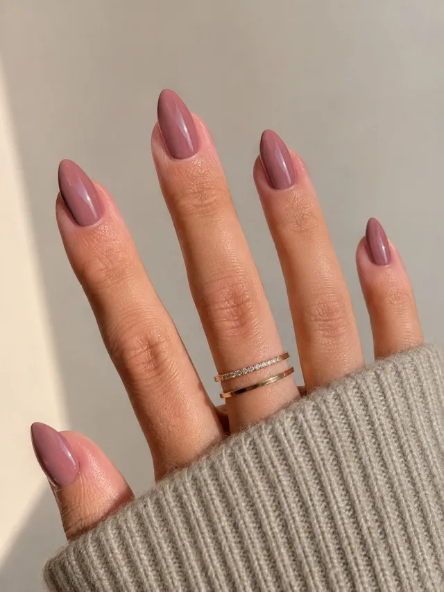 Mauve On - Short Almond